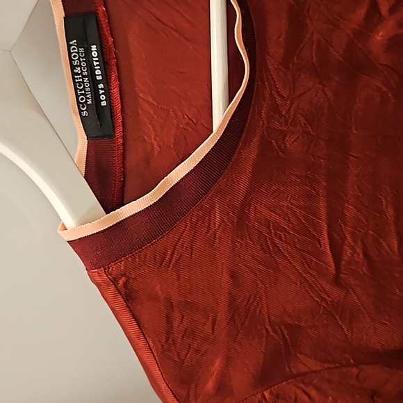Burgundy satin t shirt - Picture 2 of 2